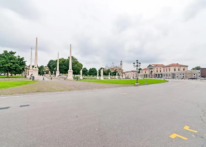 Lägenhet Guesthost - A Pochi Passi Da Prato Della Valle Padua