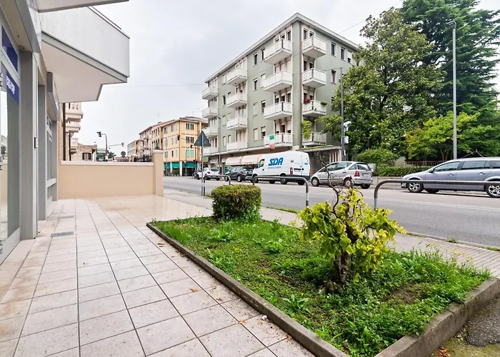 Guesthost - A Pochi Passi Da Prato Della Valle Padua
